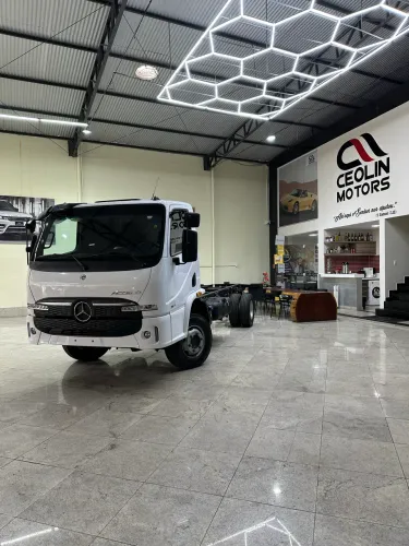 M. Benz Acelo 1117 Chassi  2026