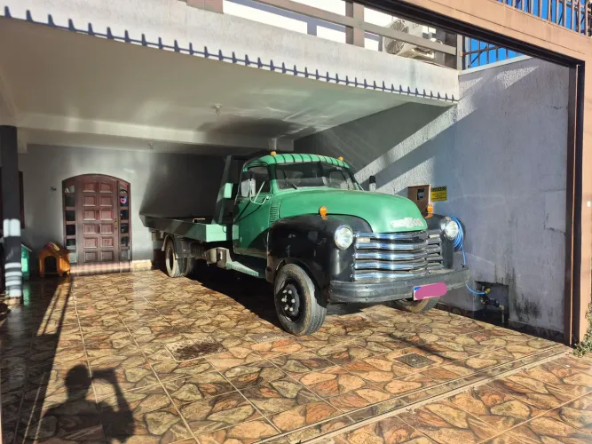 Chevrolet Boca de Sapo, 1948, Caminhão antigo, clássico, guincho plataforma, restaurado.