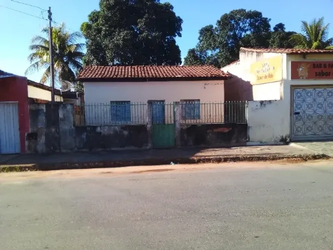 Vendo casa no Centro de Buritizeiro