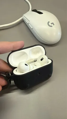 Iphone 16 pro max 256gb + AirPods Pro 2 usb-c