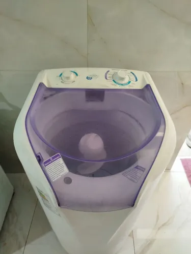 Máquina de lavar Eletrolux turbo 7kg, funcionando perfeitamente, aceito cartão e entrego