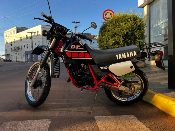 DT 180N PLACA PRETA 1986 17 mil km