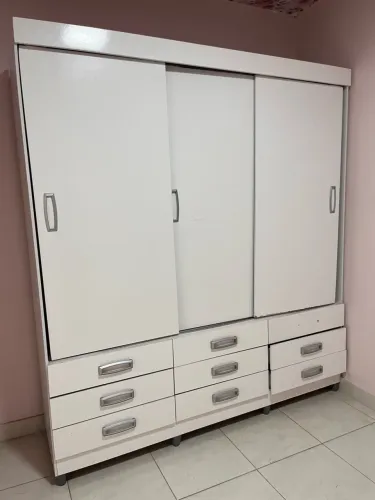 Guarda roupa porta de correr