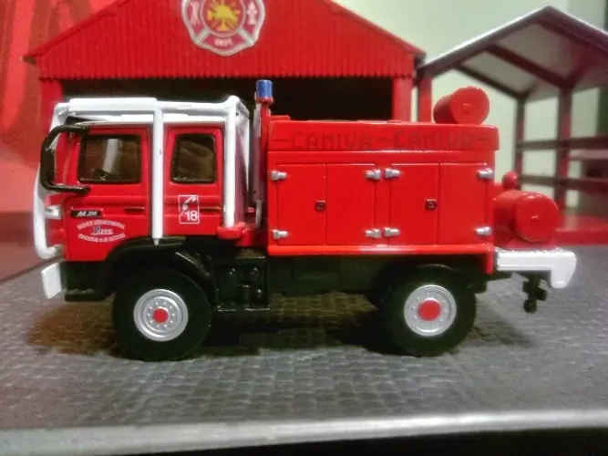 MINIATURA 1999 CCFF RENAULT  M-210-12 CAMIVA FRANÇA - ESCALA 1/64 FABRICANTE DELPRADO.