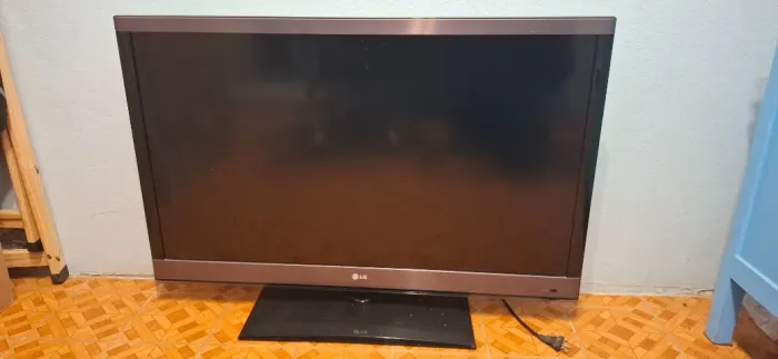 TV LG 42" polegadas 42LW5700