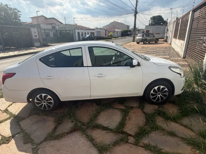 Nissan Versa 1.0 12V Flexstart 4P Mec. 2018