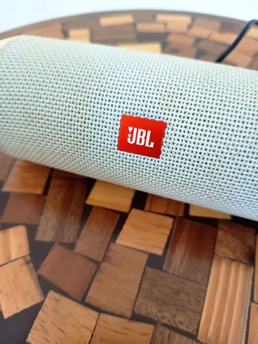 JBL Flip 4, Precisa trocar a bateria!