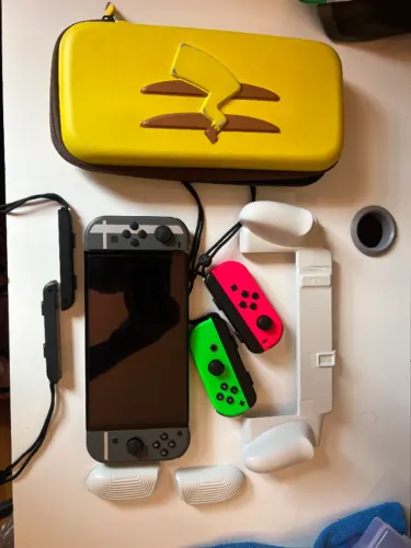 Switch OLED (Edição Super Smash Bros) + 4 Joy-Cons + Acessórios Extras