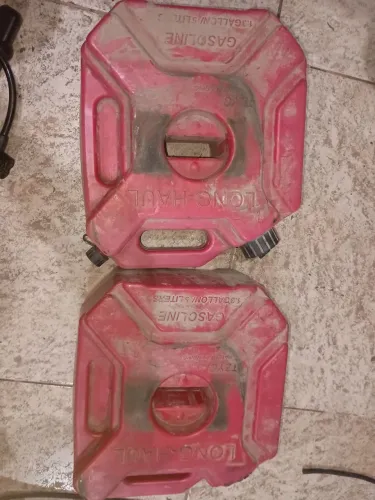 Galões de gasolina "tanque"