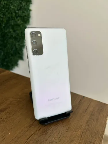 Samsung Galaxy S20 FE 128GB - Bom estado