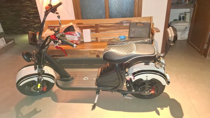 Scooter Elétrica 3.000W - Semi Nova - Baixa KM