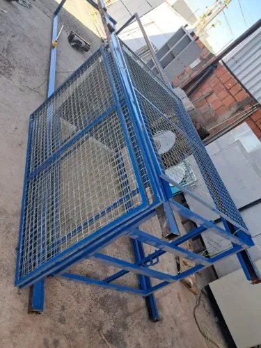Elevador de carga multiuso