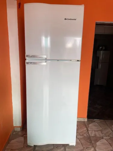 VENDE-SE GELADEIRA CONTINENTAL