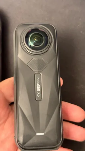 Câmera Insta360 x5