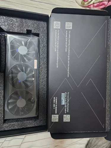 Placa de Video RX 9070 xt 16gb Triple fan