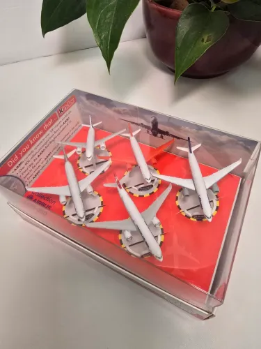 Coleção Completa Kinder Surprise Airbus A330-300 ? 5 Miniaturas Raras ? Originais