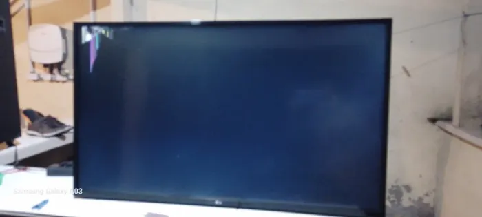 Tv LG 43 retirada de peça