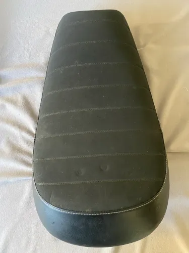 Banco de moto triumph 900 original