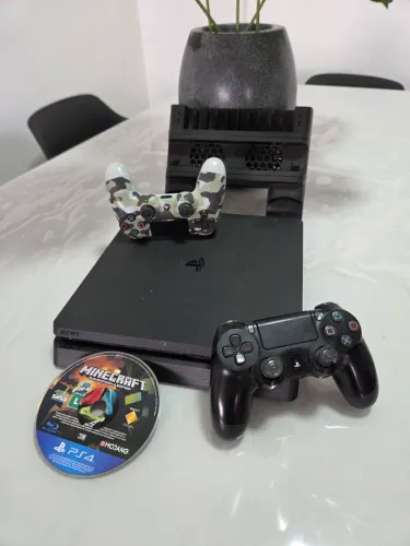 PS4 slim 1TB