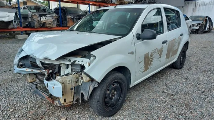 Sucata Renault Sandero 2013 1.0 16v Completo Somente para venda de peças 