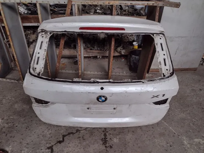Tampa de mala BMW X1 2013