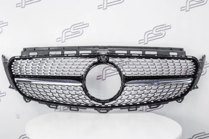 Grade para Mercedes Classe E 2016+ (W213) / Modelo diamond (15)