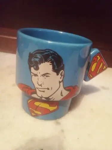 Caneca Superman Liga da Justiça promocional Cacau Show