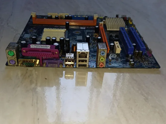 Placa ddr2,am2+,aceita processador am3,fenon