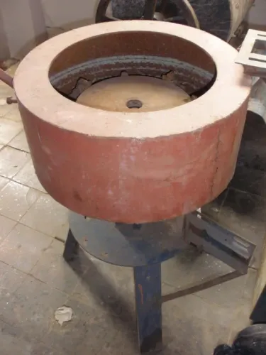 Centrifuga sem motor, com freio, polia e base para fixar motor