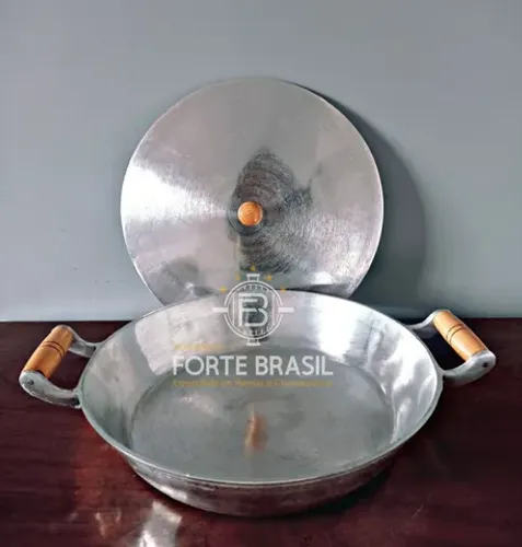 Frigideira / moquequeira grande 36cm em alumínio batido com tampa 