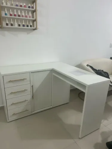 MESA EM L PARA MANICURE