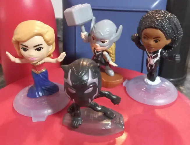 4 Miniaturas Marvel McDonalds - Thor, Pantera Negra e Capitã Marvel