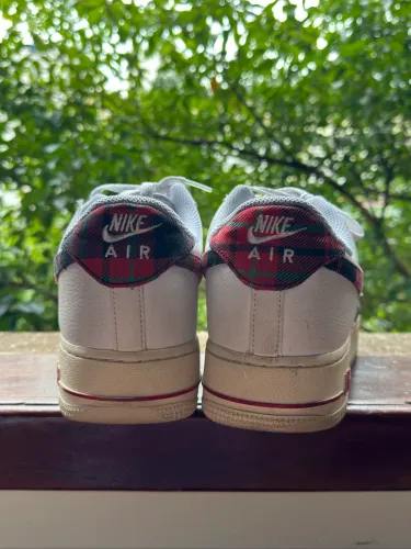 Nike Air Force 1 LV8 Vermelho Xadrez
