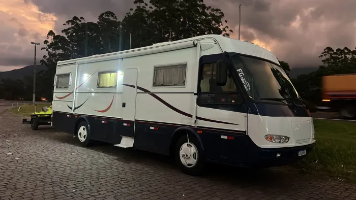 Motorhome Automático//Motor traseiro 