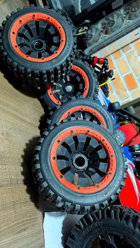 Rodas baja 5b com beadlocks (sem pneus)