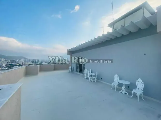 Excelente cobertura com 04 quartos sendo 01 suíte na Vila da Penha.