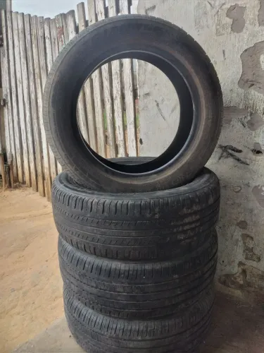 Estou vendendo um jogo de Peneus 195/55R15 mais de meia vida. 