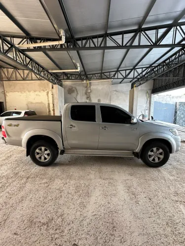 Toyota Hilux CD SRV 4X4 2.7 Flex 16V Aut. 2015
