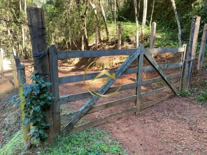 Chácara à venda em Camanducaia, São Mateus de Minas, com 1 quarto, com 6281 m²