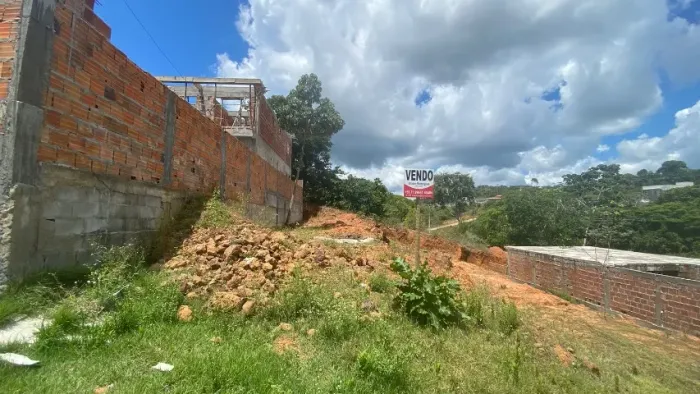 Vende terreno 200m² escriturado em Imbassai - Mata de São João