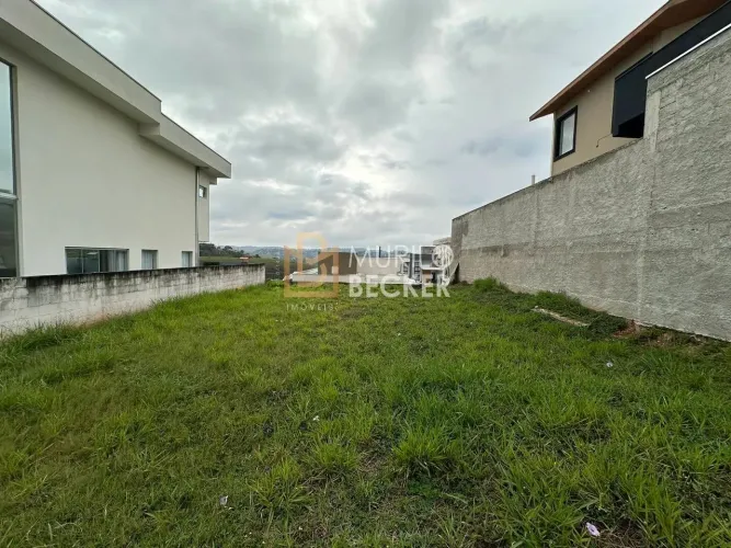 Terreno á venda com 252m2 no Condomínio Residencial Mantiqueira -