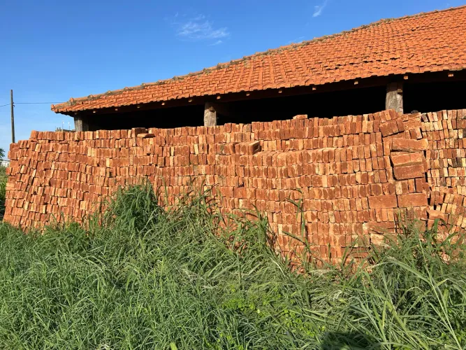 Vende-se tijolos antigos para construção!!