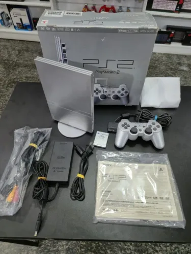 Ps2 Original ed prata, caixa serial batendo lindo demais --- Faço Olx Pay ---