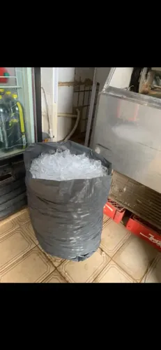 Máquina de gelo industrial EVEREST 100kg dia