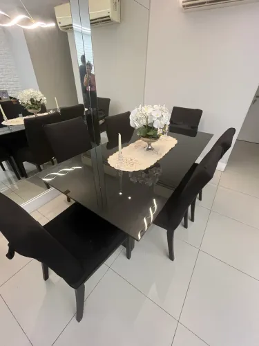 Jogo Mesa de jantar com 6 cadeiras