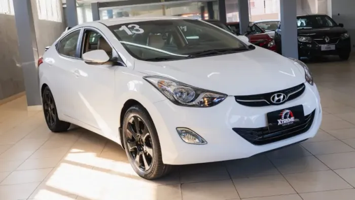 Hyundai Elantra GLS 1.8 16V Aut. 2013