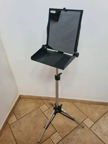 Teleprompter com tripé