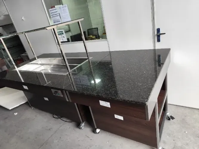 Ilha Self-Service Premium com Banho Maria - Mantenha Alimentos Aquecidos com Estilo
