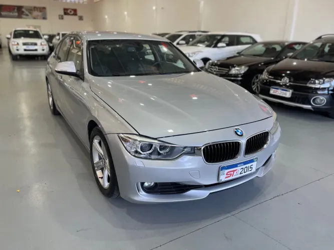 BMW 320i 2.0 Turbo Active 2015 Automático
