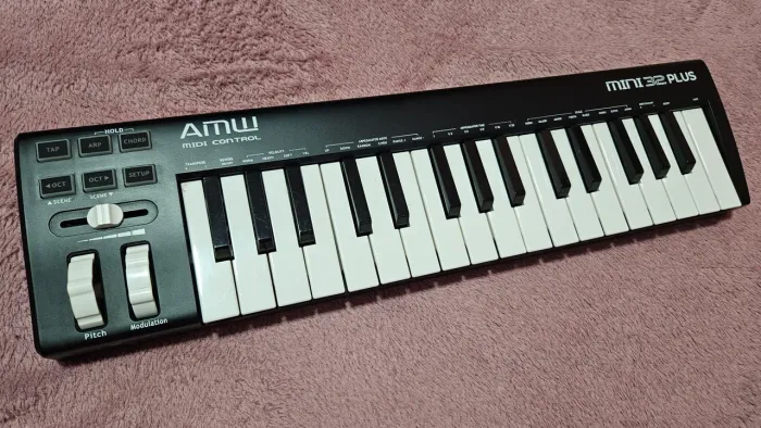 Teclado midi AMW mini 32 Plus